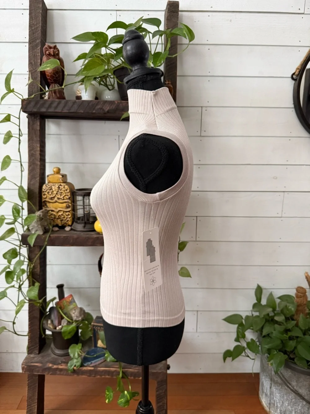 Aura Sleeveless Ribbed Turtleneck Top - Blush Pink - Picture 11 of 17